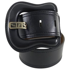Fendi
Black Patent B Buckle Oversized Belt Size: 70/28